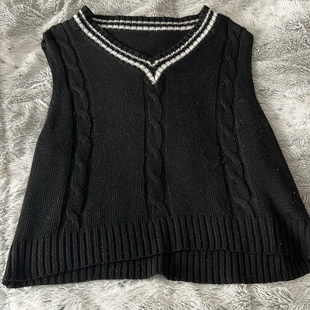 Black and white SHEIN sweater vest size s